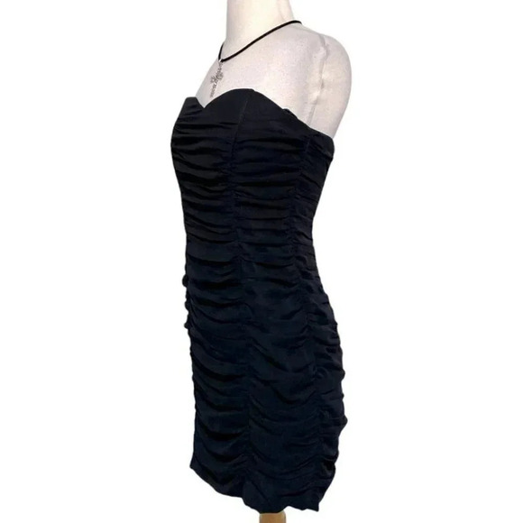 H&M S‎ black strapless ruched cocktail dress with zipper back - Picture 2 of 8